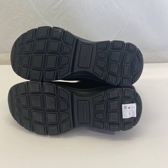 NWT Skechers - Memory Foam Boot - Water Repellent - Women's Size 7 (Free Gift!) - Picture 8 of 11